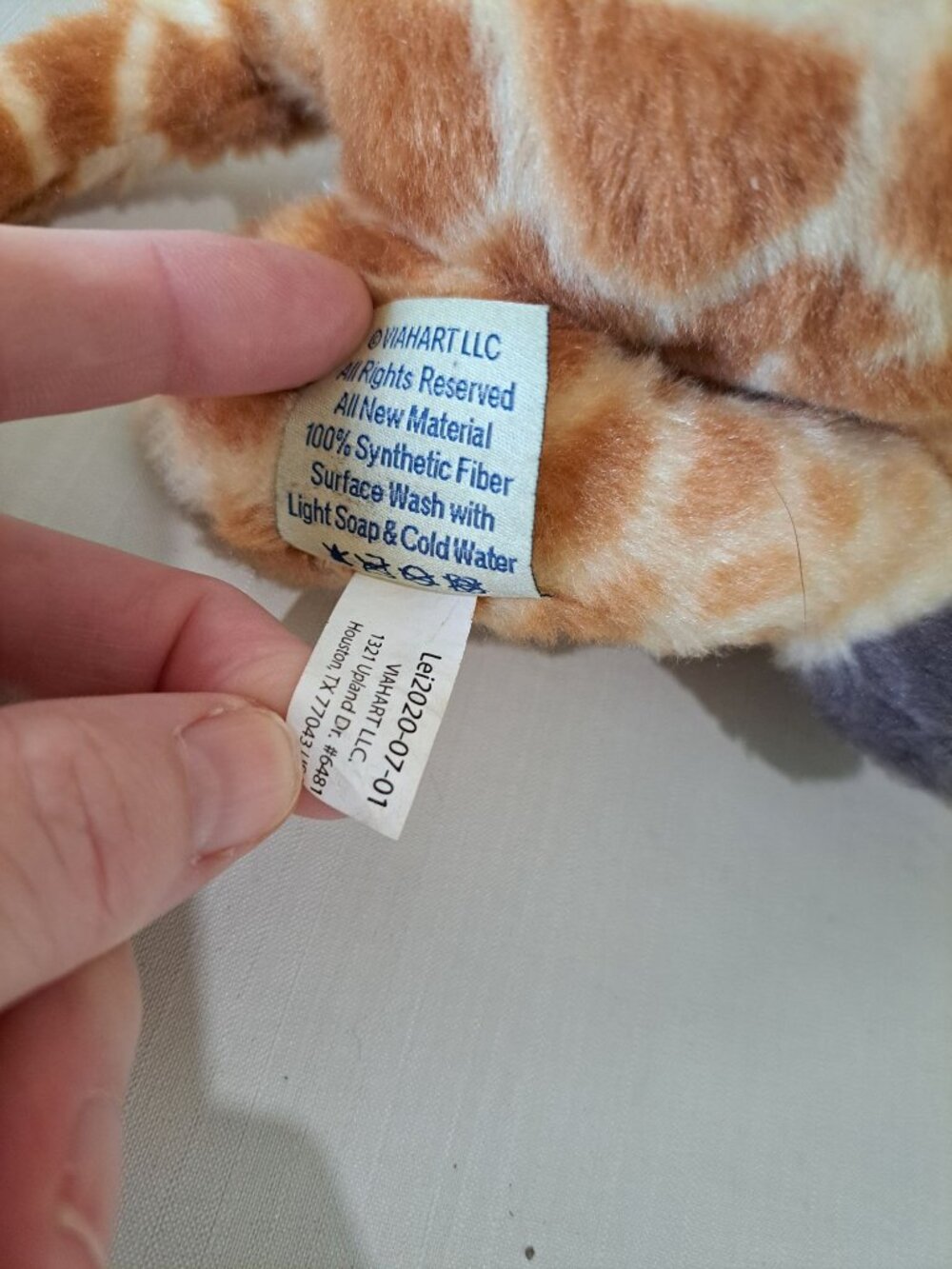 Tiger Tale Toys Plush Jelanie Giraffe Stuffed Animal Brown & White 18" Sitting - Picture 5 of 9